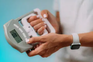 Grip strength dynamometer test